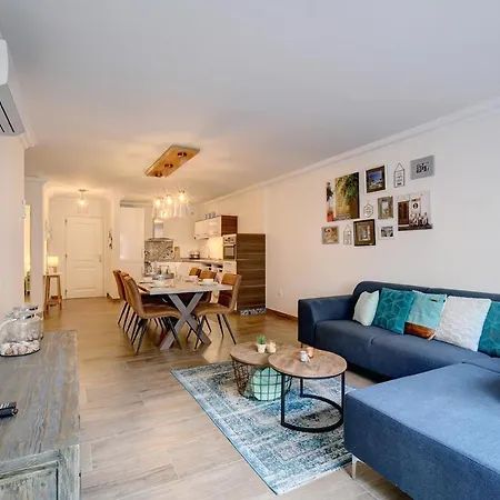 Elegant And Contemporary In Puerto Alto, *